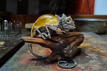 kameleon biżuteria srebrna z bursztynem - www.silverum.com.pl - #wisiorek #zbursztynem #bizuteria #artystyczna #unikatowa #gdańsk #producent