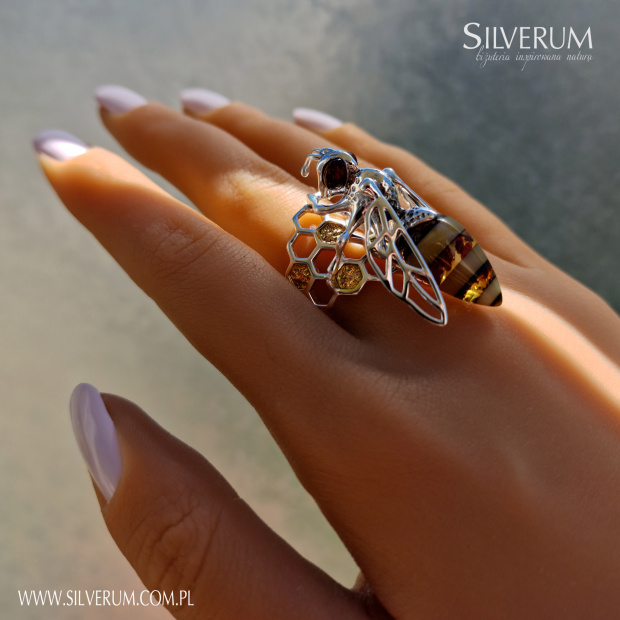 artystyczne wyroby jubilerskie - silverum.com.pl #pierścionek, #artystyczne, #srebro, #bursztyn, #oryginalna, #biżuteria