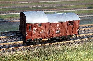 Wagon kierownika pociągu towarowego PKP tzw brankard, DOKP Poznań ze stacji Leszno w wykonaniu rocketman i lekką patyną w skali 1:78 H0. Epoka IIIc. #wagon #brankard #PKP